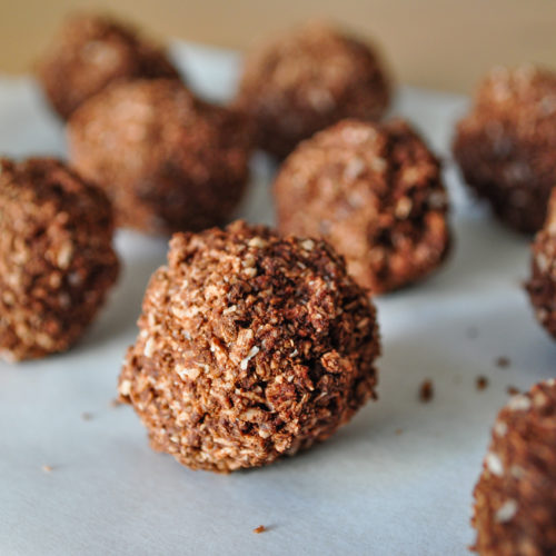 Boule chocolat noir noix de coco râpée